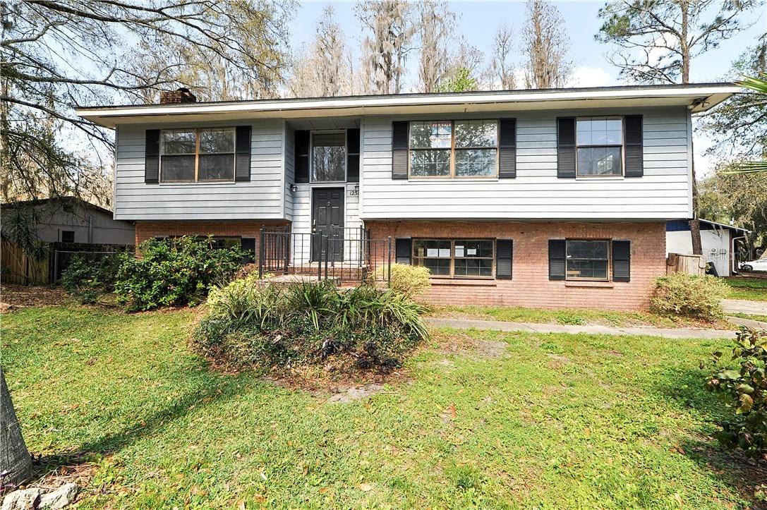 1231 Foxwood Dr., Lutz, FL 33549