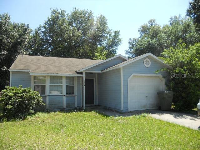 2715 Lorraine Dr., Leesburg, FL 34748