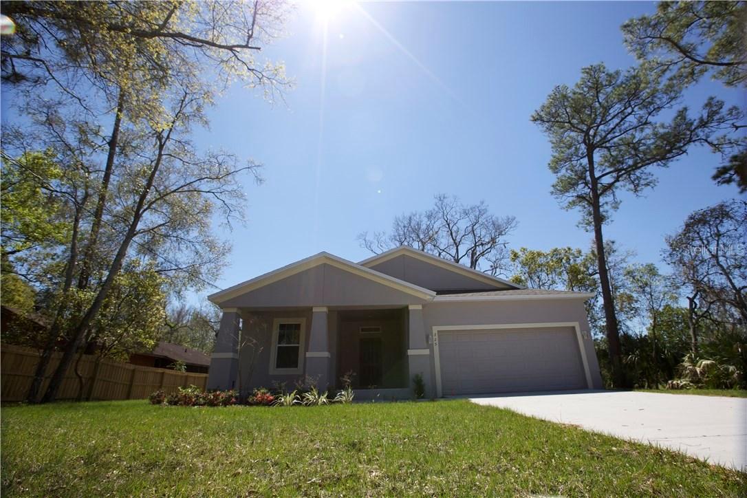 225 W 8th St., Chuluota, FL 32766