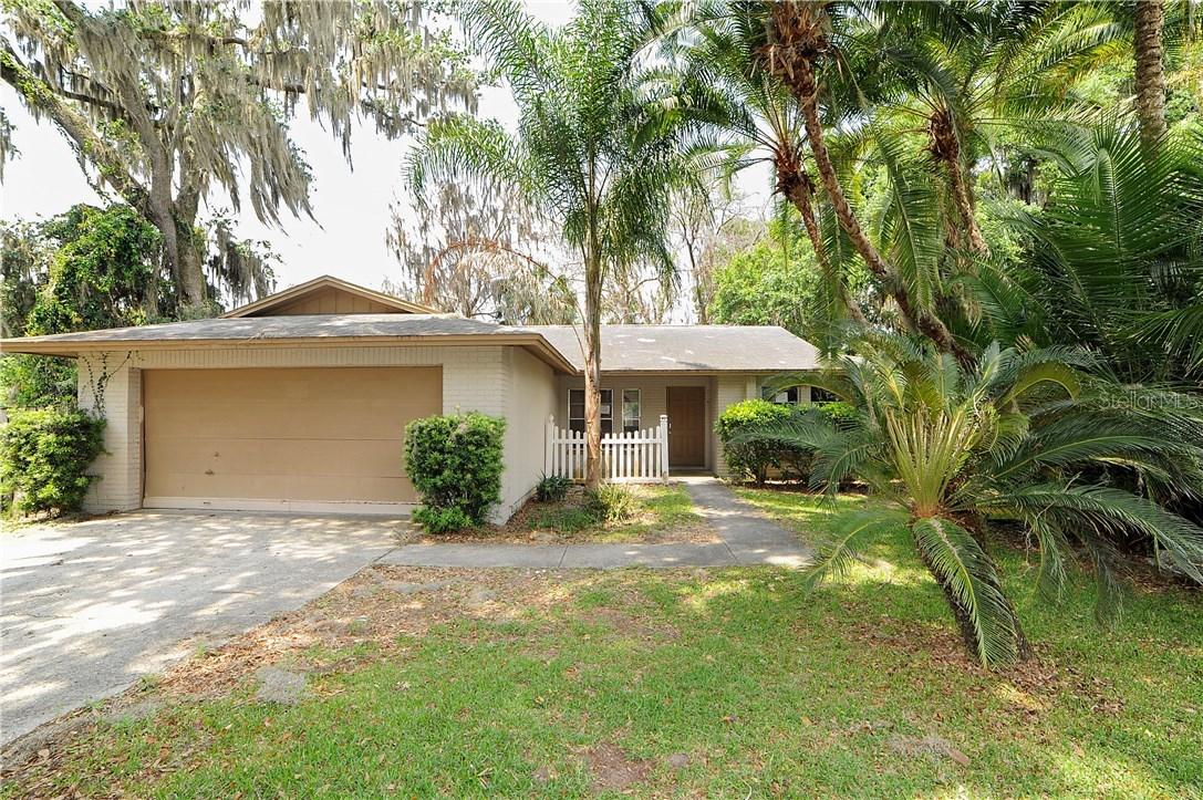 818 Old Darby St., Seffner, FL 33584
