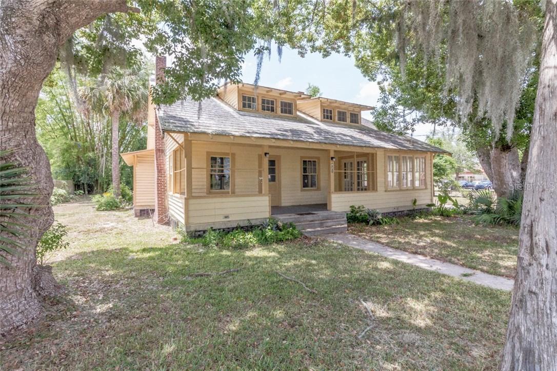 421 N Joanna Ave., Tavares, FL 32778