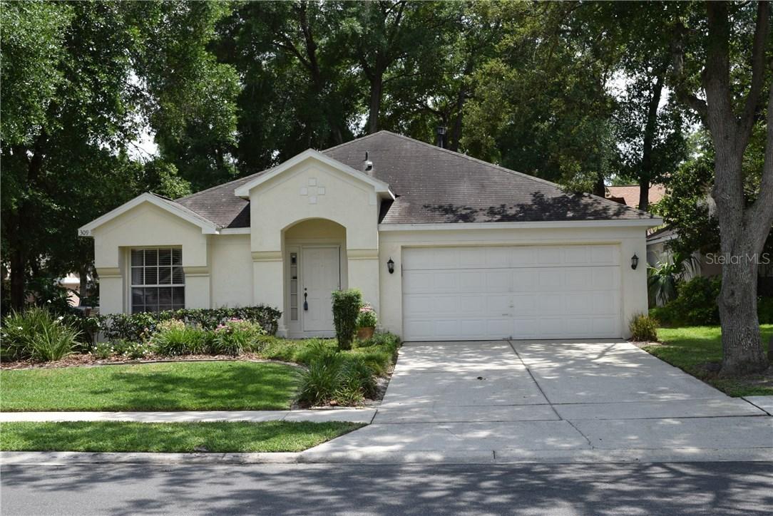 309 Oak Park Pl., Casselberry, FL 32707