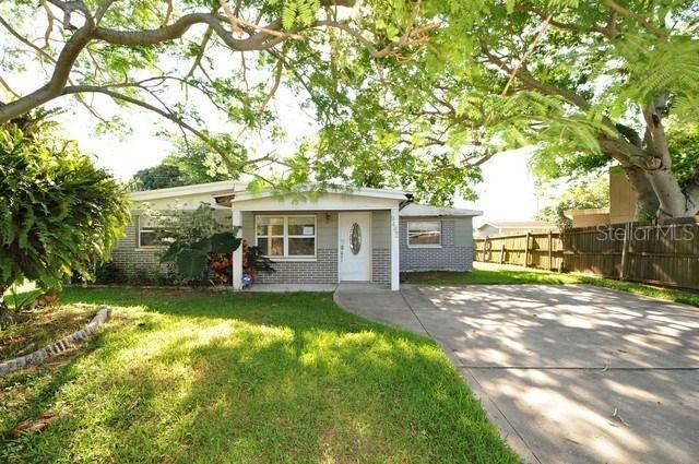 9465 Groveland St., Seminole, FL 33772