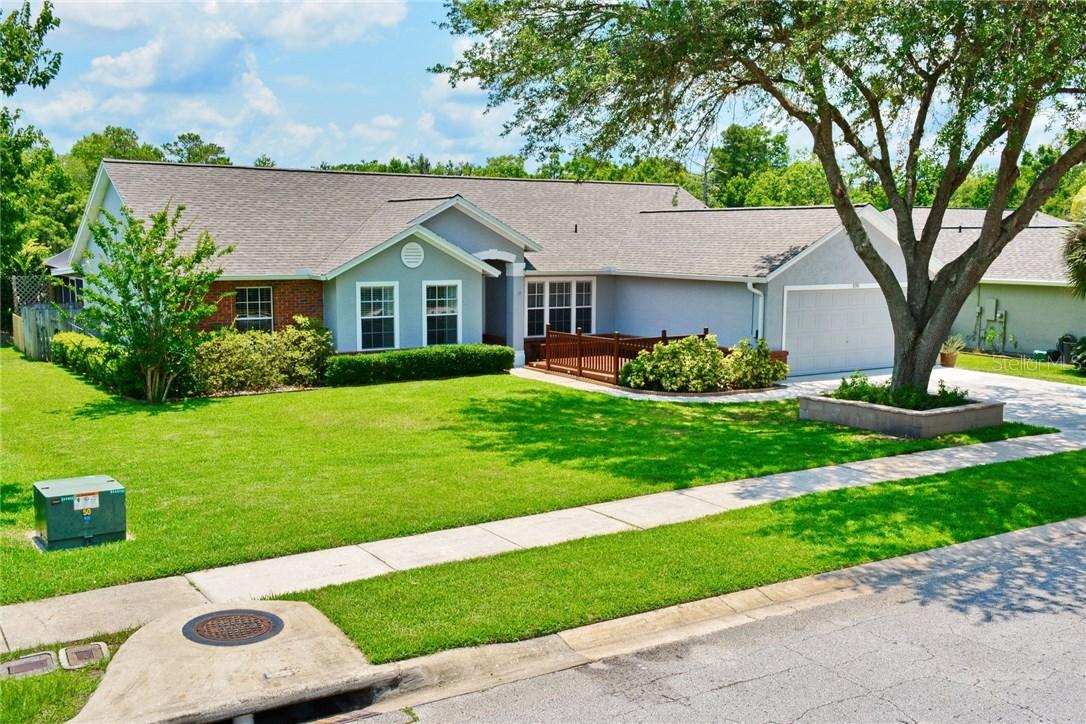 890 Lagoon Dr., Oviedo, FL 32765