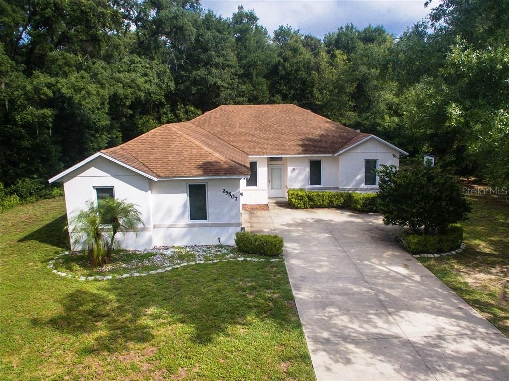25507 Troon Ave., Sorrento, FL 32776