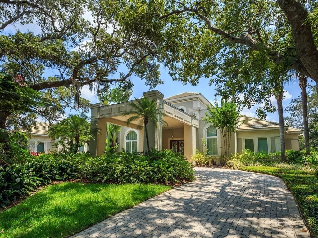 9075 Point Cypress Dr., Orlando, FL 32836