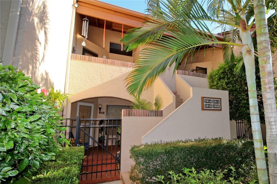 2912 Lake Pineloch Blvd., Orlando, FL 32806