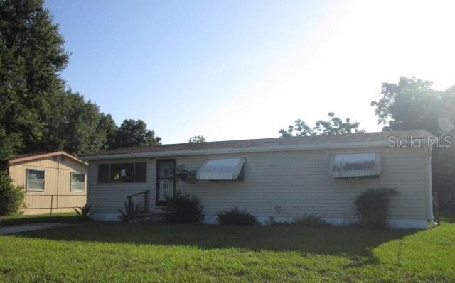 1073 Parkwood Ave., Groveland, FL 34736