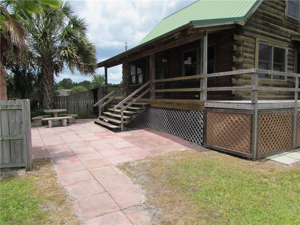 1330 Niatross St., Astor, FL 32102