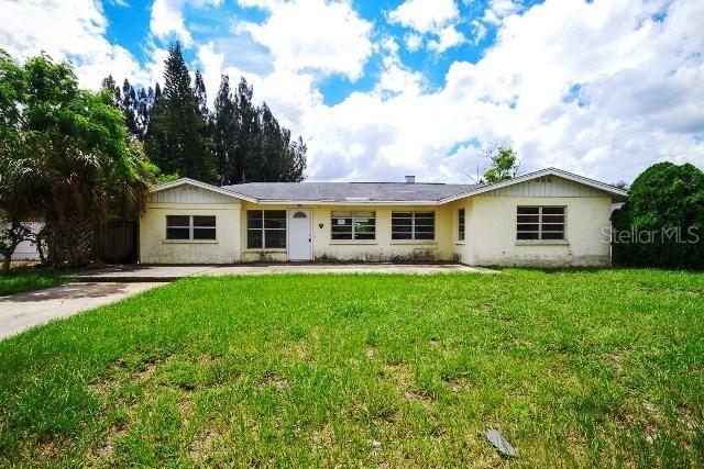 554 Poincianna Dr., Sarasota, FL 34243