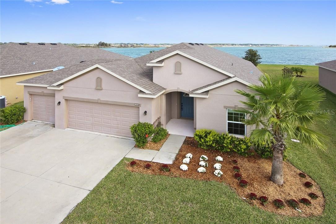 289 Blue Cypress Dr., Groveland, FL 34736