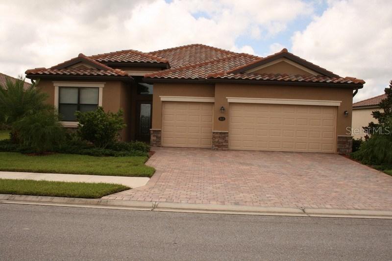 312 Whispering Palms Ln., Bradenton, FL 34212