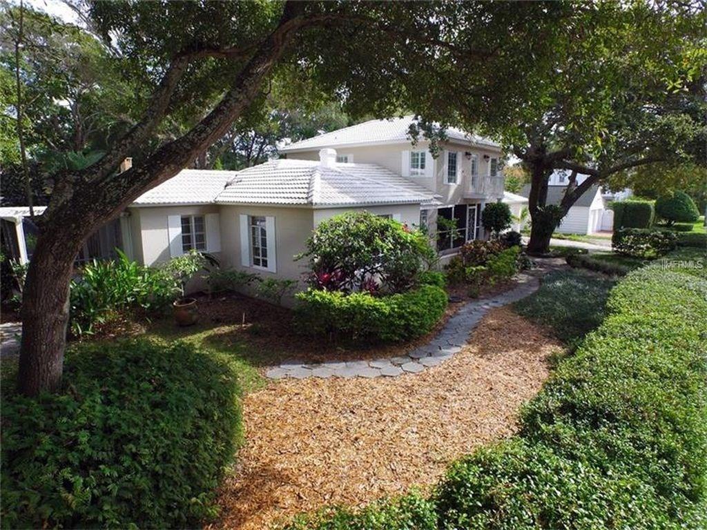 1925 Oak St., St Petersburg, FL 33704