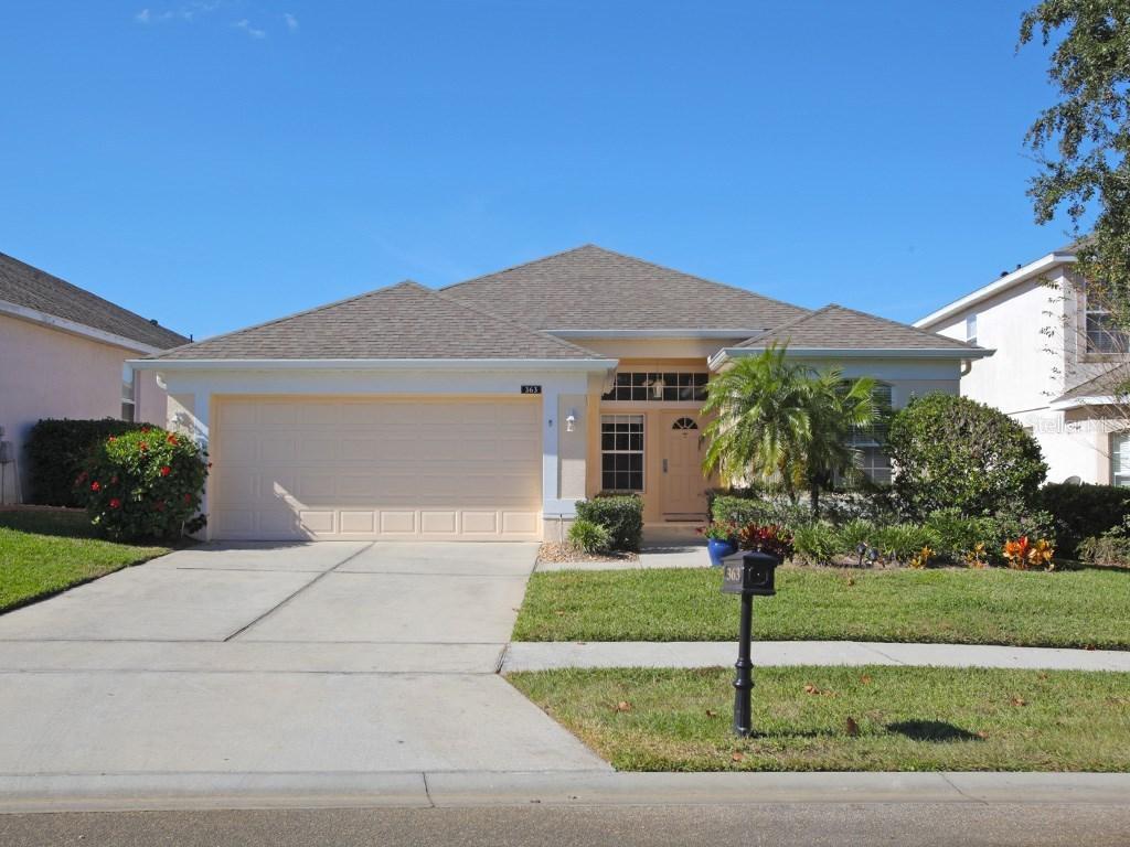 363 Higher Combe Dr., Davenport, FL 33897