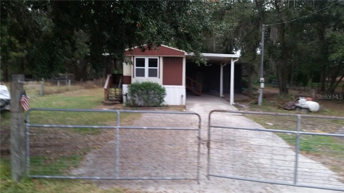 13615 Palm Dr., Astatula, FL 34705