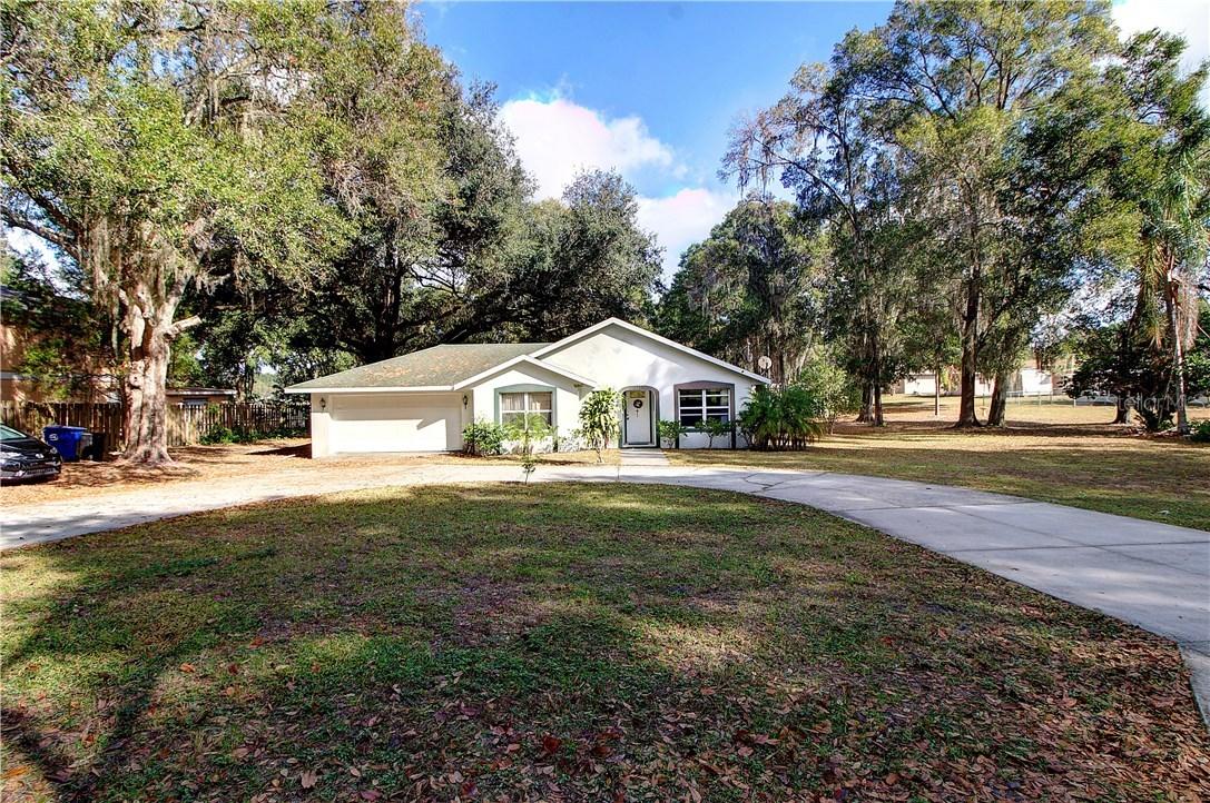 325 E Beach St., Groveland, FL 34736