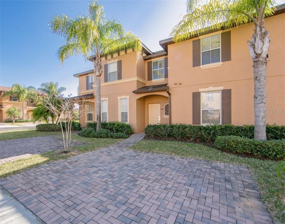 4234 Calabria Ave., Davenport, FL 33897