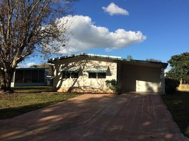 1016 Belmont Cir., Tavares, FL 32778