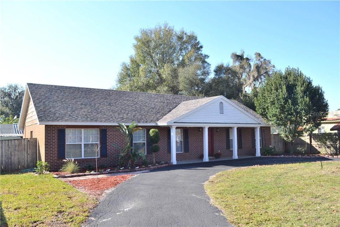 828 E 7th Ave., Mount Dora, FL 32757