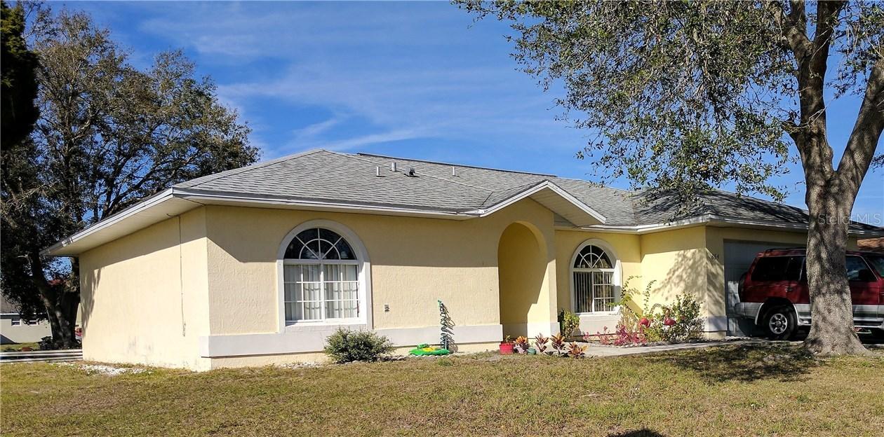 854 Mendoza Dr., Kissimmee, FL 34758