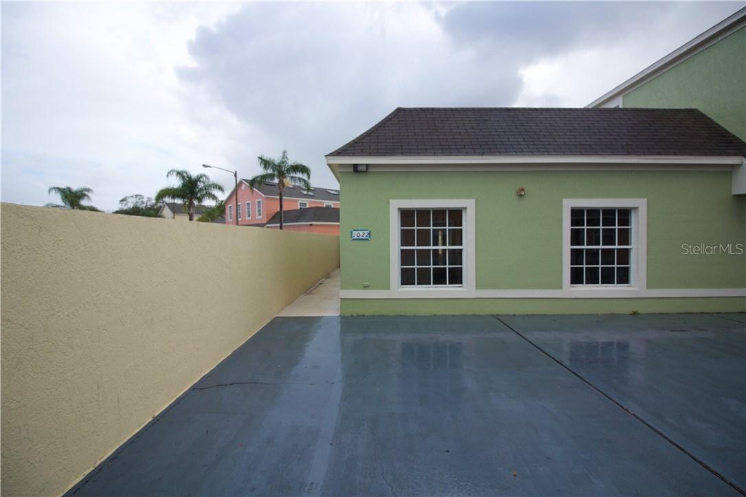 1022 Universal Resorts Pl., Kissimmee, FL 34744