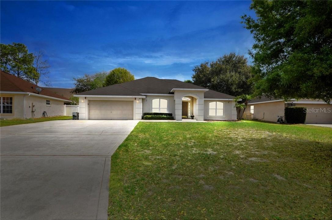 2605 E Moonlight Ln., Eustis, FL 32726