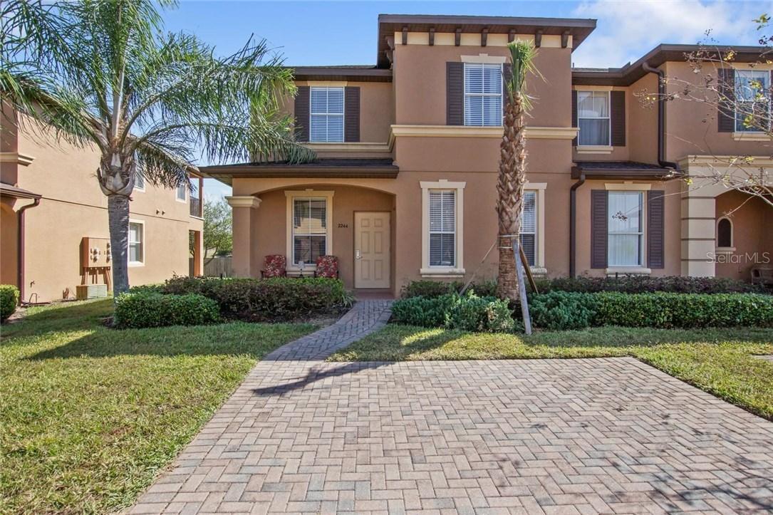 2244 Calabria Ave., Davenport, FL 33897