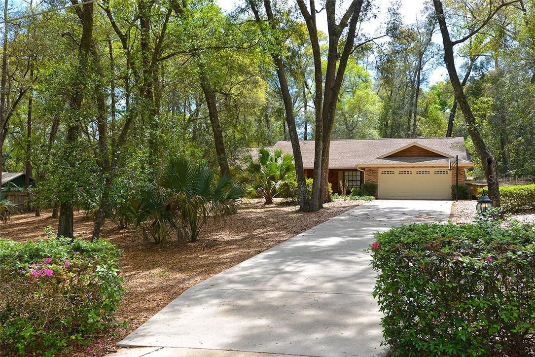 23816 Oak Tree Dr., Sorrento, FL 32776