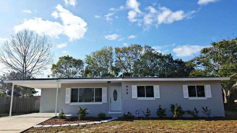 925 Lois Ln., Titusville, FL 32780