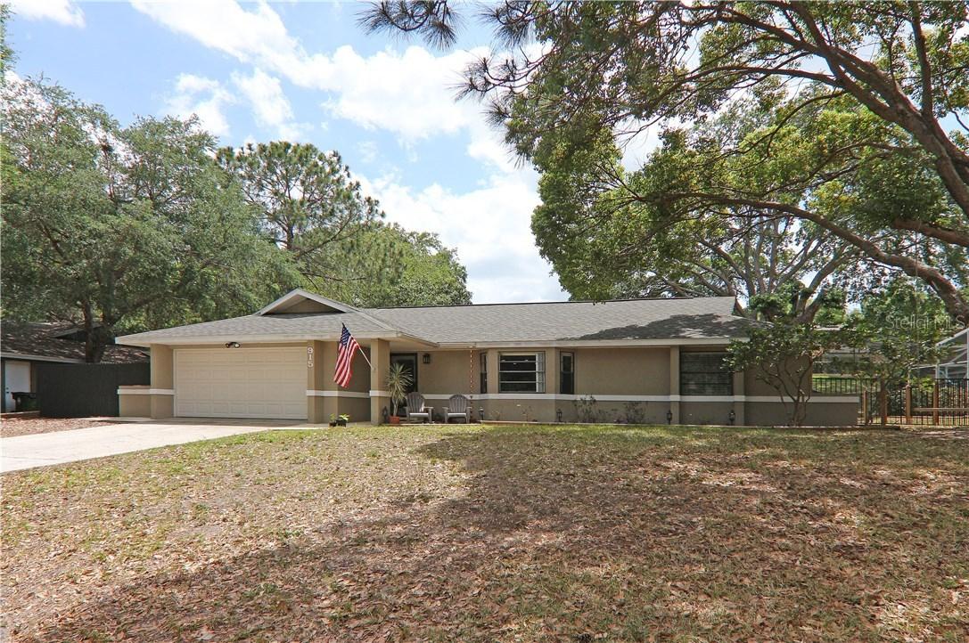 915 Brogden Dr., Clermont, FL 34711