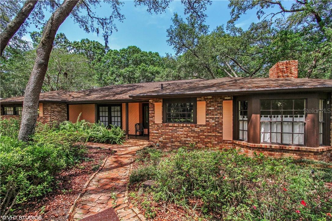 17010 Shady Pines Dr., Lutz, FL 33548