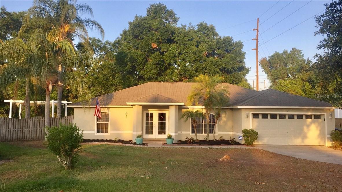 251 Country Lakes Cir., Groveland, FL 34736