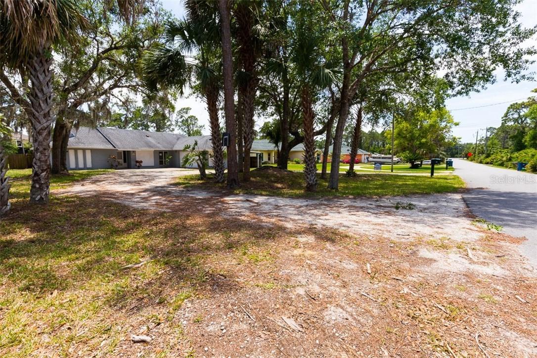 124 Arbor Ln., Edgewater, FL 32141