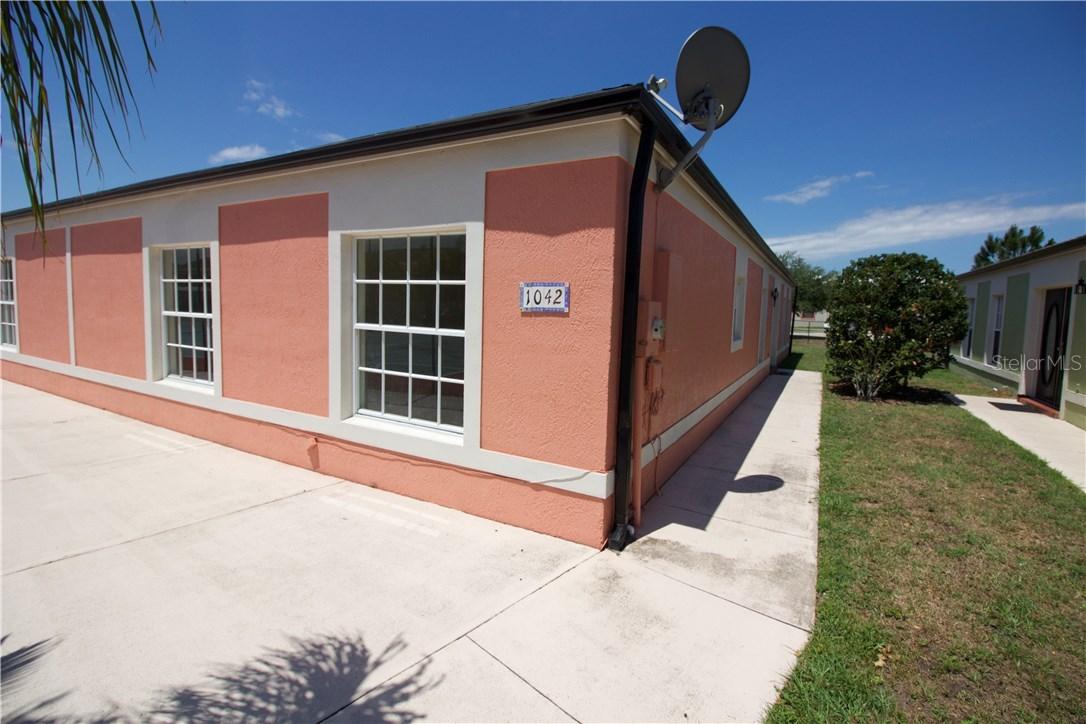 1042 Universal Rest Pl., Kissimmee, FL 34744