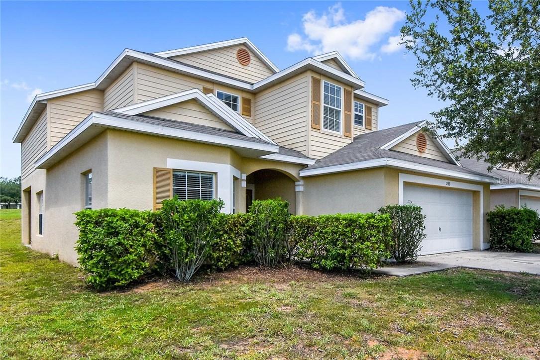1233 Kellogg Dr., Tavares, FL 32778