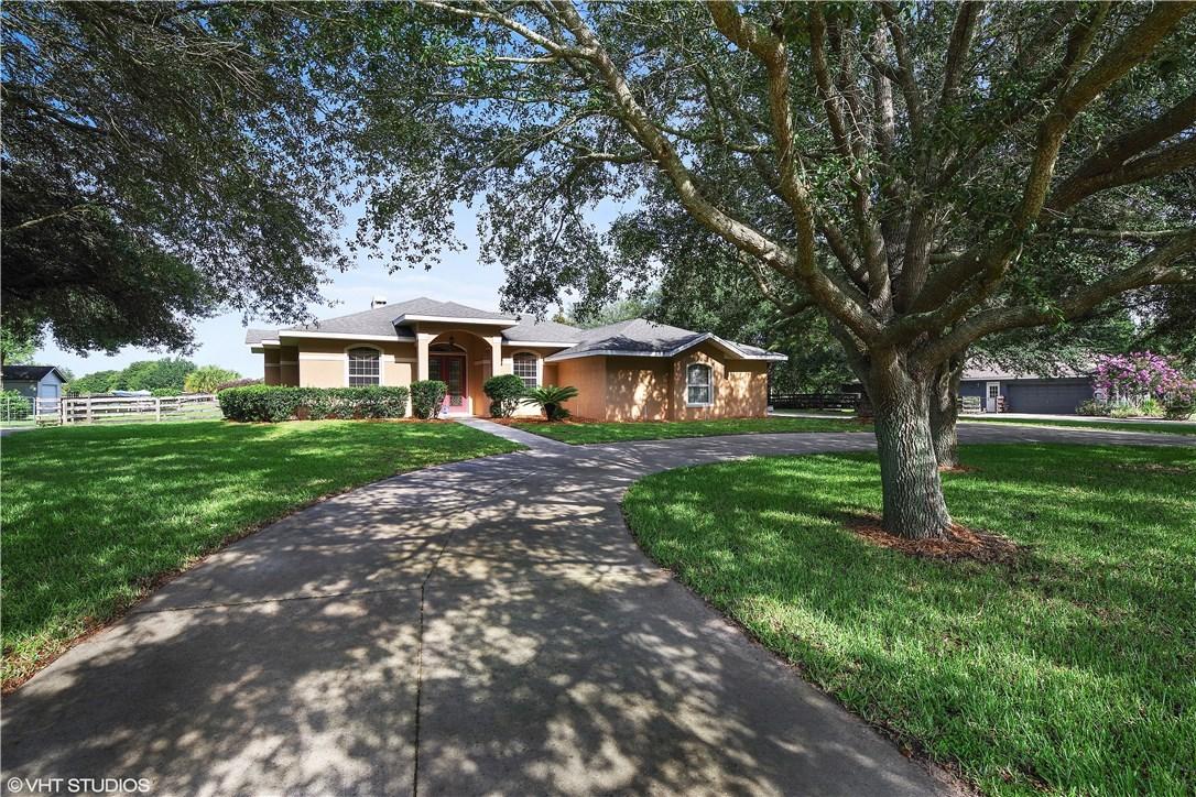 34823 Nashua Blvd., Sorrento, FL 32776