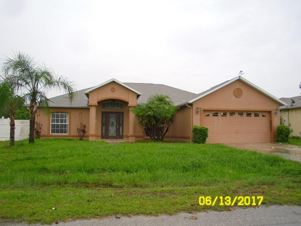 927 Gloucester Ct., Kissimmee, FL 34758