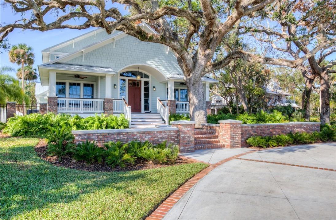 526 N Riverside Dr., New Smyrna Beach, FL 32168