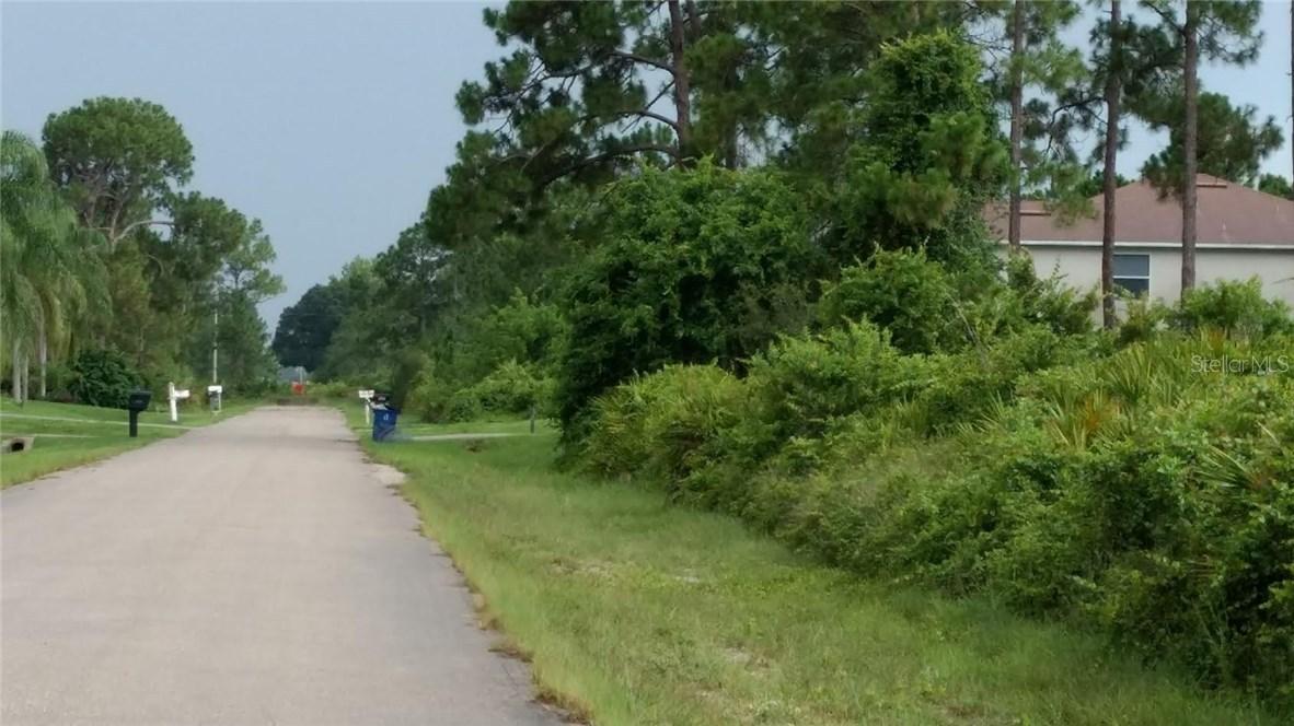 1219 Hibiscus Ave., Lehigh Acres, FL 33972