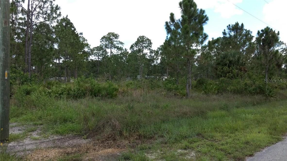 1016 Acacia Ave., Lehigh Acres, FL 33972