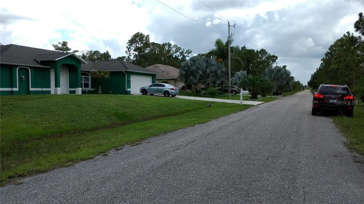 913 Clark Ave., Lehigh Acres, FL 33972