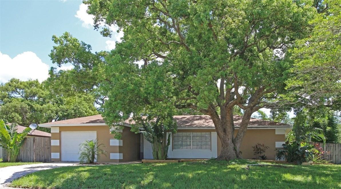 5229 N Woodcrest Dr., Winter Park, FL 32792