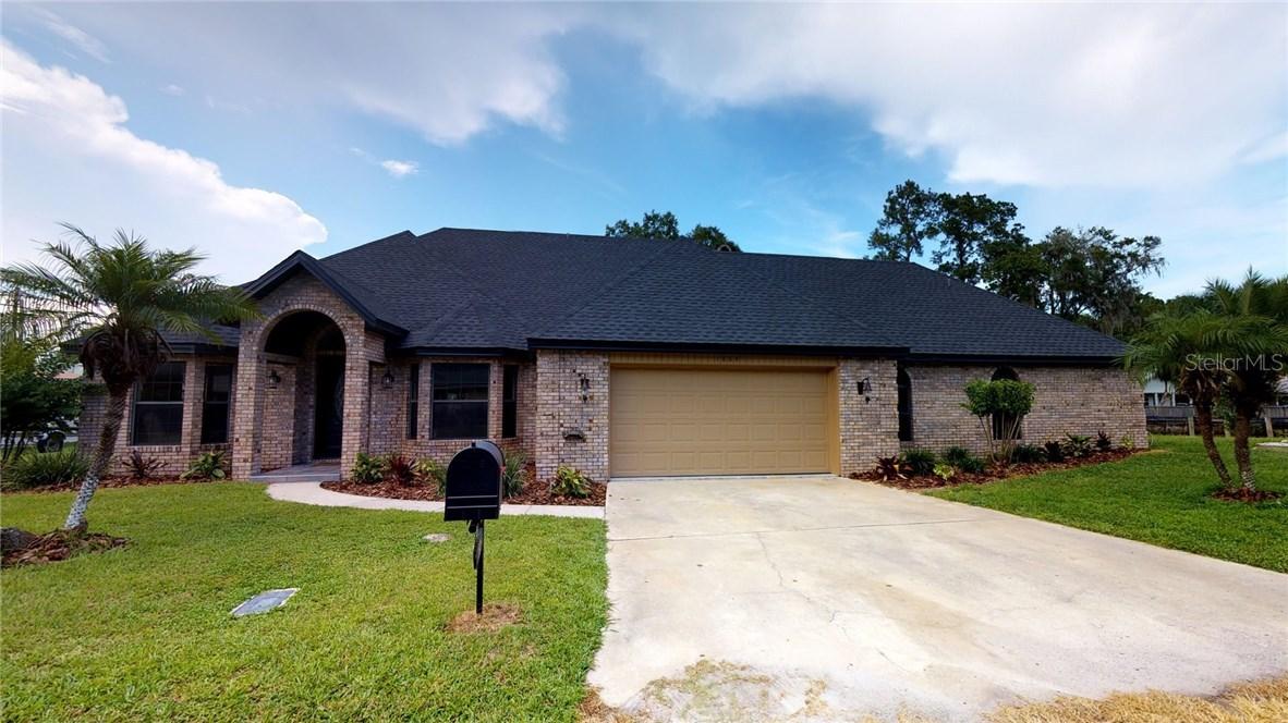 1884 Riveredge Dr., Astor, FL 32102