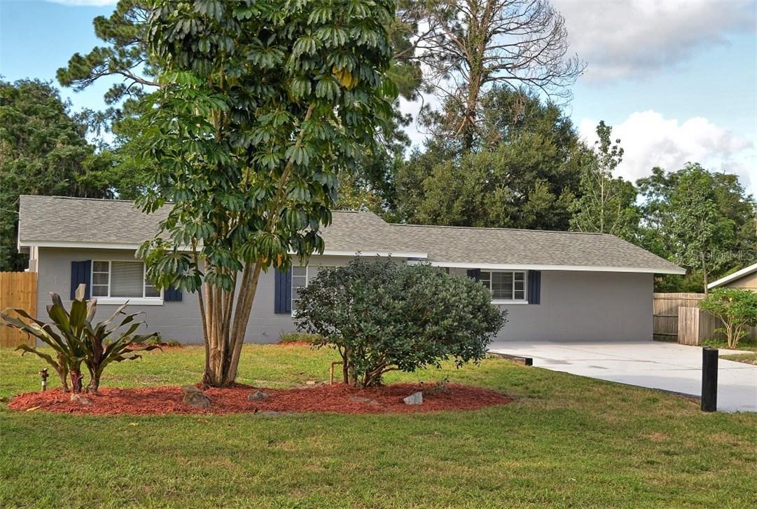 16 Lake Drive, Debary, FL 32713