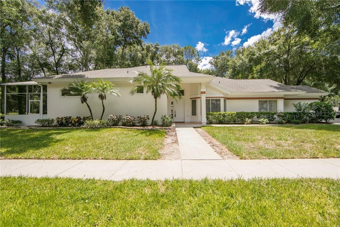 817 Pink Camelia Ct., Apopka, FL 32712