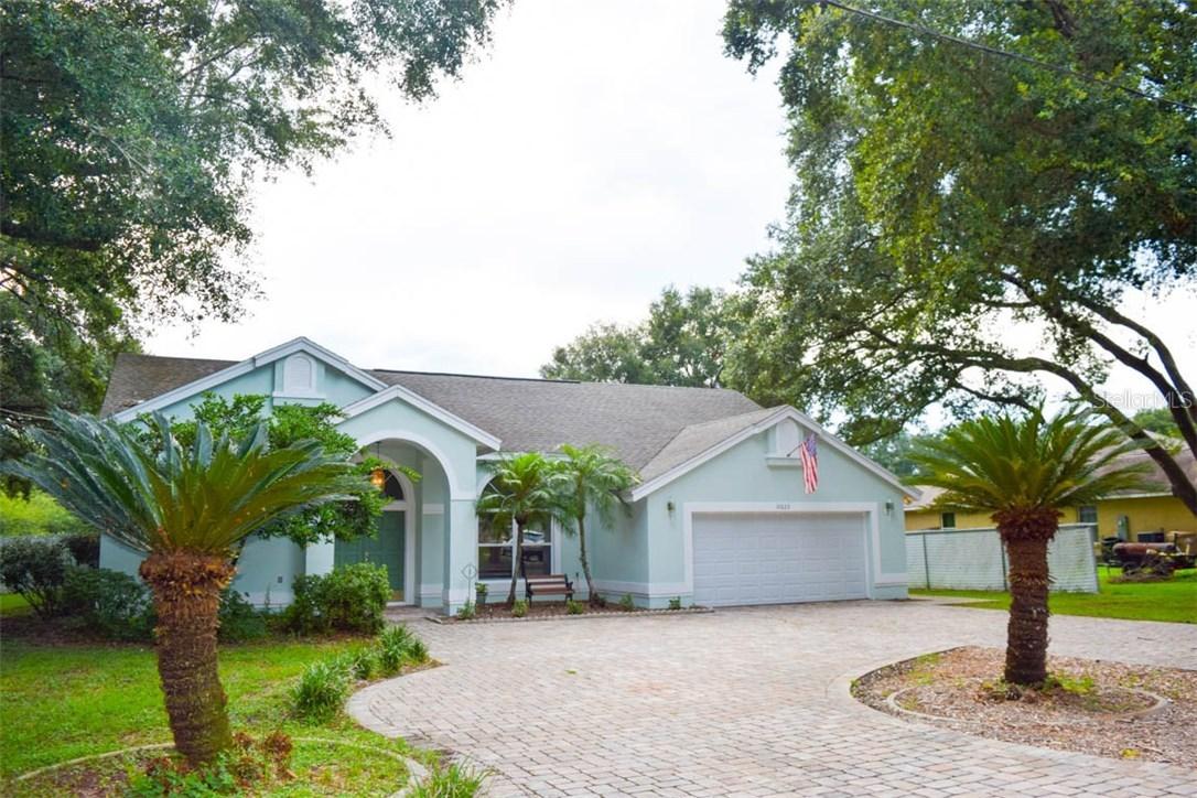 31623 6th St., Sorrento, FL 32776