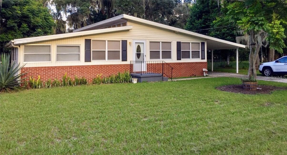 32200 Mark Ave., Tavares, FL 32778