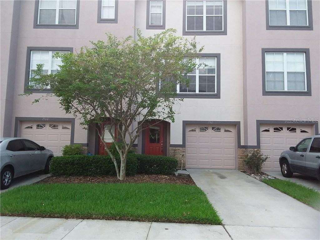 2562 Middleton Grove Dr., Brandon, FL 33511