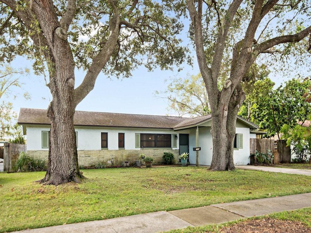 1016 Maya Ave., Orlando, FL 32822