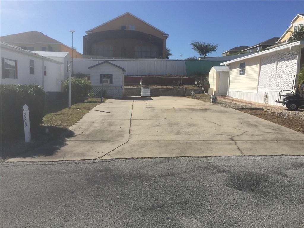 223 Begonia Ln., Davenport, FL 33837